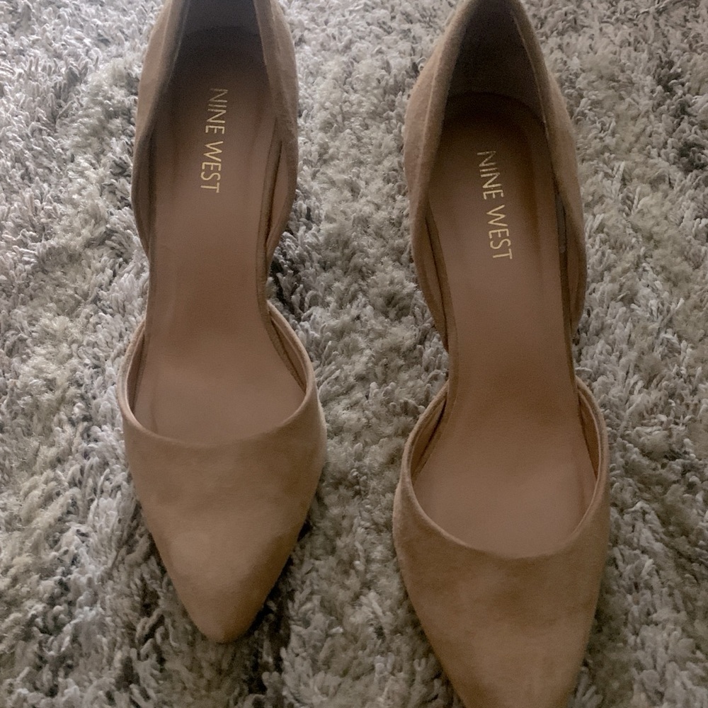 NINE WEST NUDE SUEDE HEELS